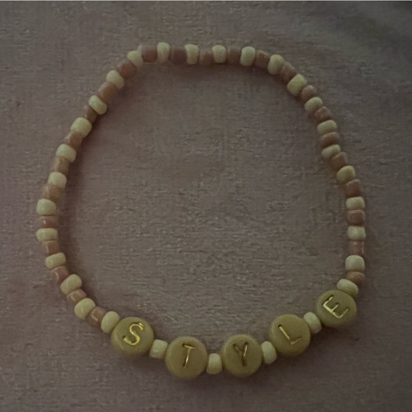 Taylor Swift Friendship Bracelet - Picture 3 of 4